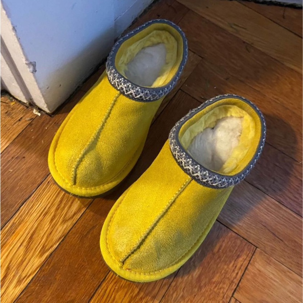 Lemon yellow Tasman ll casual shoe clog made by UGG